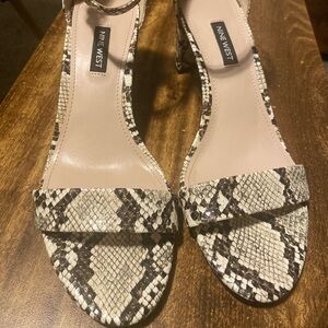 Nine West Women’s Low Heel Sandals, Snake Print Size 9.5